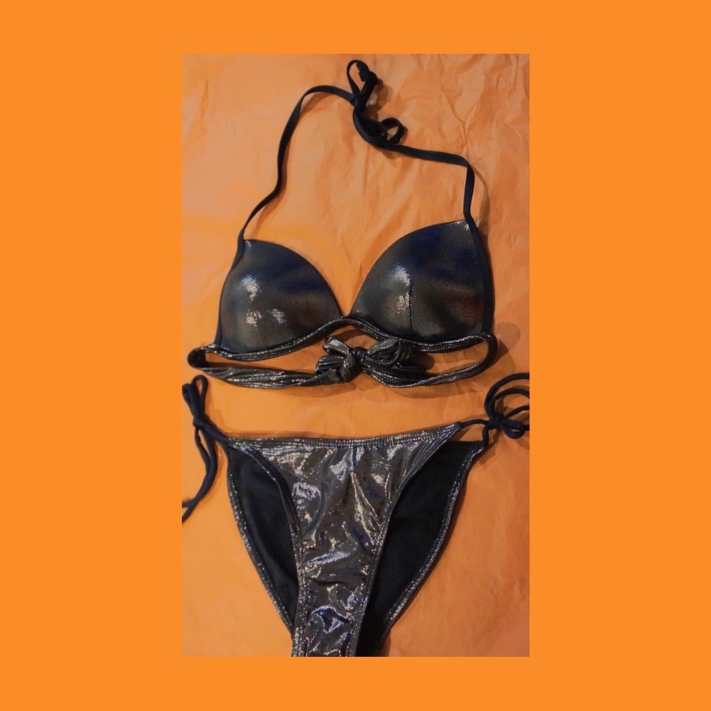 Metallic gleam bikini 😍